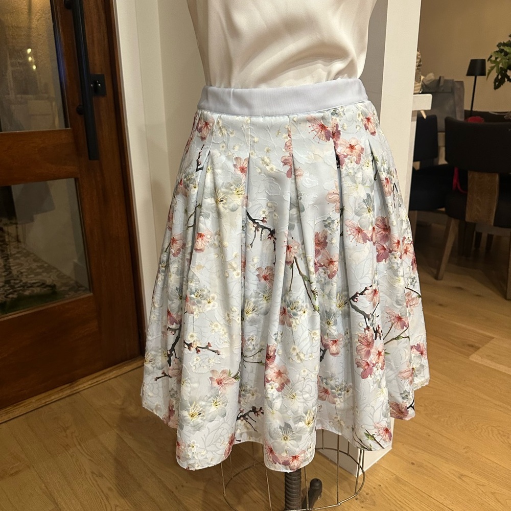 Ted Baker London new with tags Floral full Circle Skirt and White Top Set - Picture 14 of 16